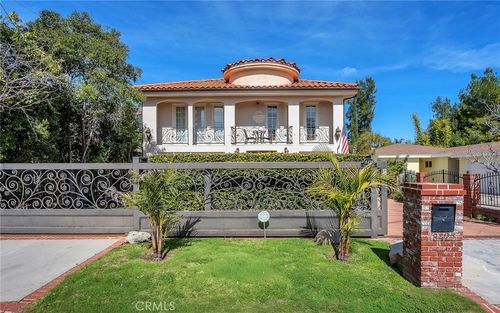 18423 Linnet St, Tarzana, CA, 91356-4205 | Card Image