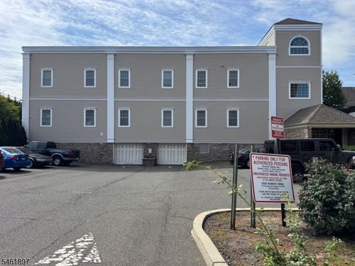 105-447 Van Houten Ave, Passaic, NJ, 07055-2072 | Card Image