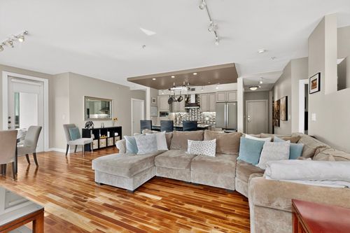 201-4040 N Hall St, Dallas, TX, 75219-5640 | Card Image