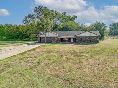 23095 W Highway 16 Highway, House other with 4 bedrooms, 3 bathrooms and null parking in Bristow OK | Image 1