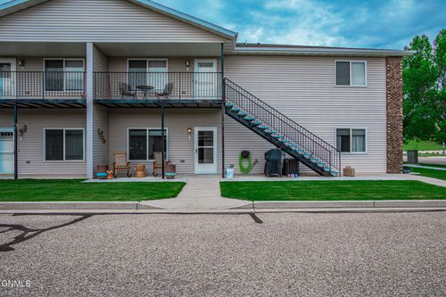 1218 N 35th St, Bismarck, ND, 58501-7739 | Card Image