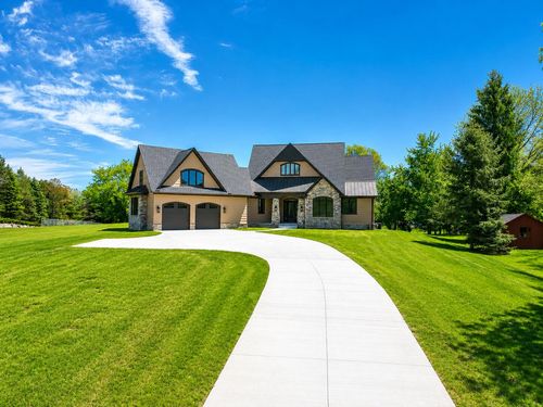 69166 Slating Ln, Bruce Twp, MI, 48065-4148 | Card Image
