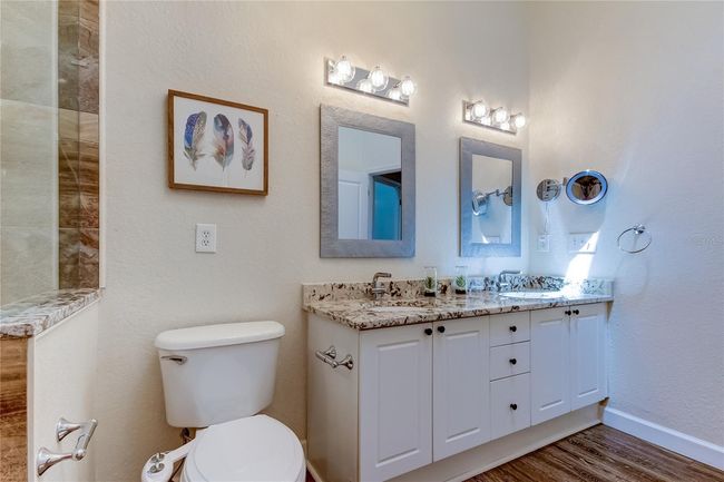 Primary Bathroom | Image 32