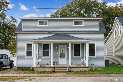 209 S Railway St, New Baden, IL, 62265-1747 | Card Image