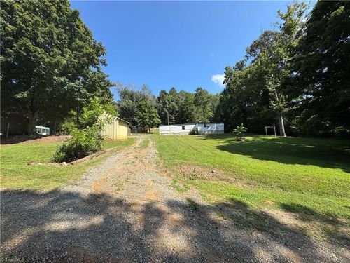 5640 Plantation Dr, Trinity, NC, 27370-7123 | Card Image