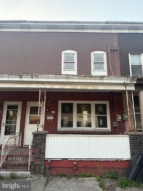213 E Elm St, TAMAQUA, PA, 18252-1516 | Card Image
