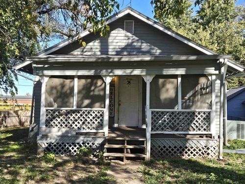 902 E 5th Ave, Winfield, KS, 67156-2320 | Card Image