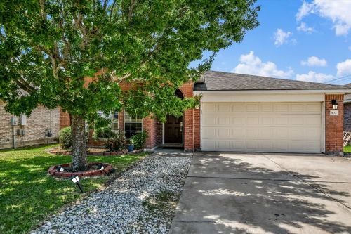 102 Cavalry Trl, Elgin, TX, 78621-4196 | Card Image