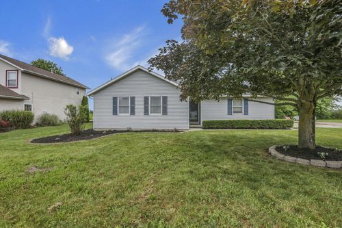 201 Christopher Ct, Hebron, OH, 43025-9552 | Card Image