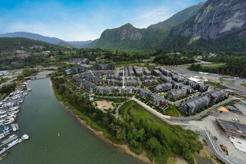 38043 Helm Way, Squamish, BC, V8B2A1 | Card Image