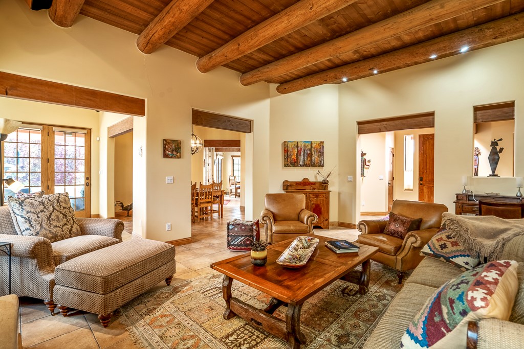 Chamiso Ln, Santa Fe, NM 87505