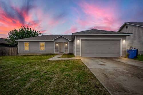805 Debra Dr, Taylor, TX, 76574-5335 | Card Image
