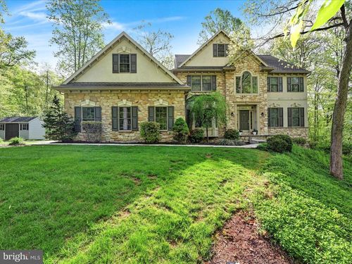2 Chickadee Cir, Palmyra, PA, 17078-9160 | Card Image