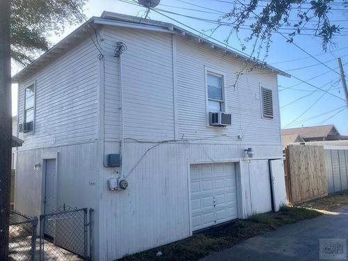4908 Avenue Q 1/2, Galveston, TX, 77551-5267 | Card Image