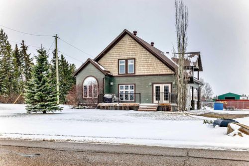 2402 16 Street, Didsbury, AB, T0M0W0 | Card Image