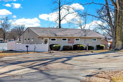47 E Ireland Dr, North Manchester, IN, 46962-8606 | Card Image