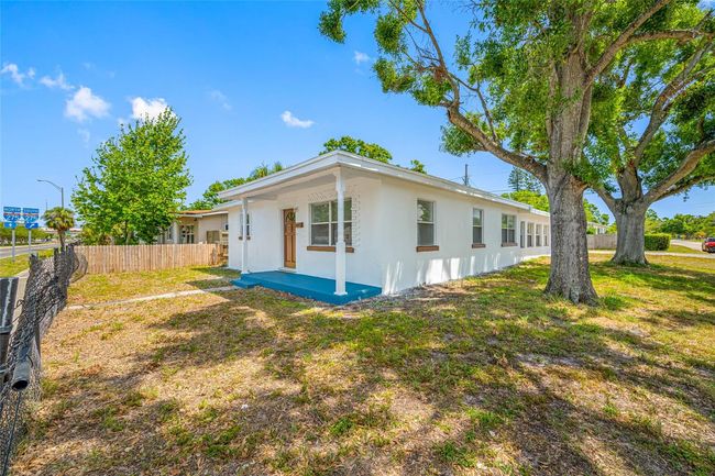 2350 38 Th Ave N, House other with 2 bedrooms, 2 bathrooms and null parking in ST PETERSBURG FL | Image 4