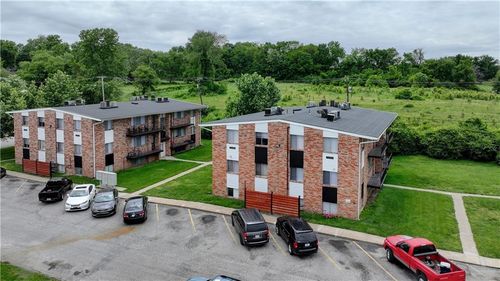 7402 Overton Avenue, Raytown, MO, 64133 | Card Image