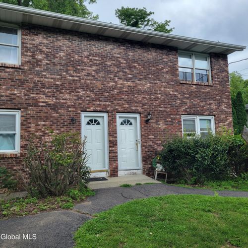 17 Henry St, Albany, NY, 12203-5918 | Card Image