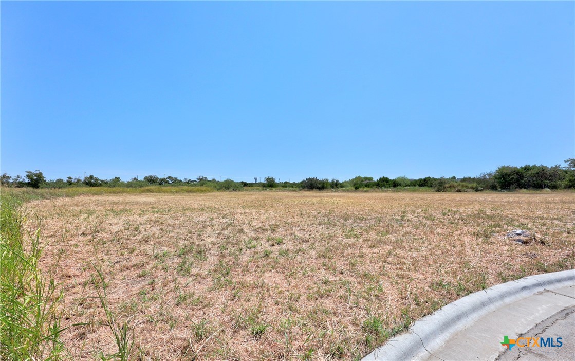 Land in Salado 3