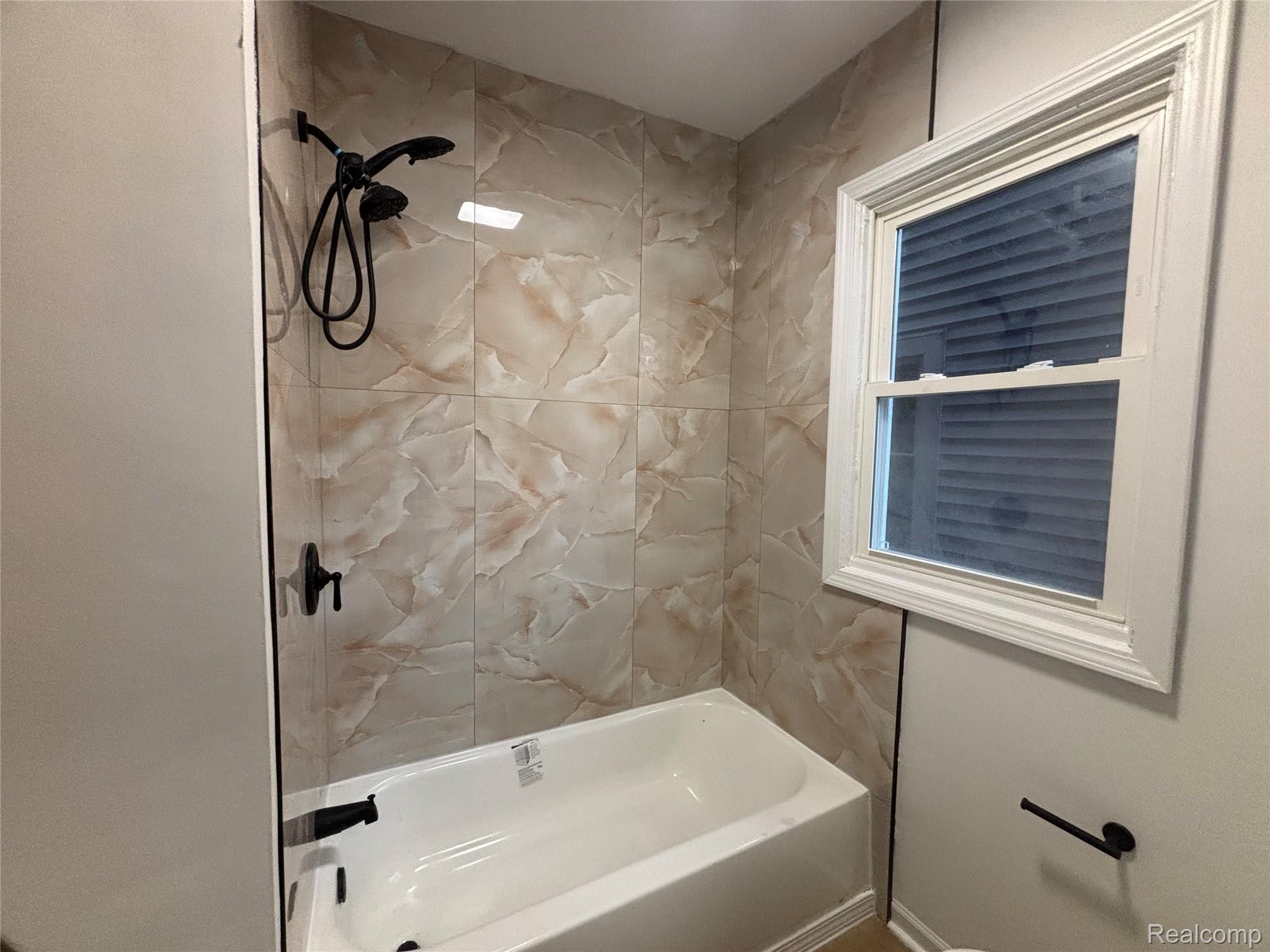 Residential Lease in Detroit 5