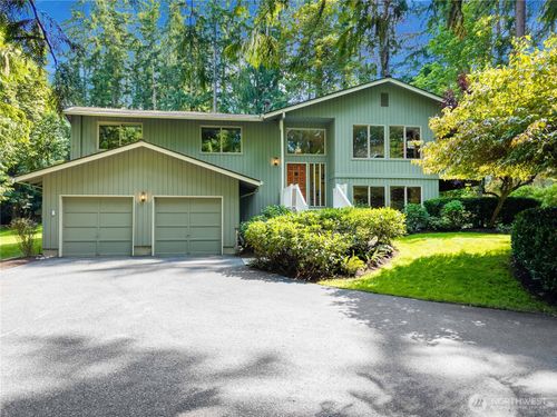 21415 Se 16th Pl, Sammamish, WA, 98075-7119 | Card Image