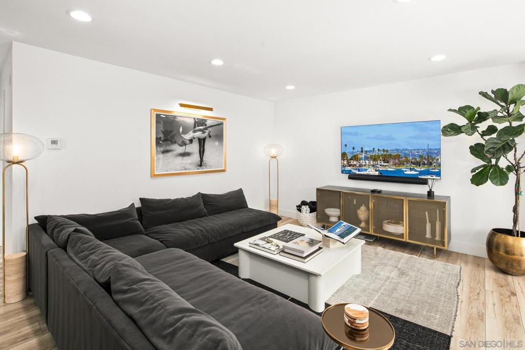 Residential Lease in Solana Beach 5