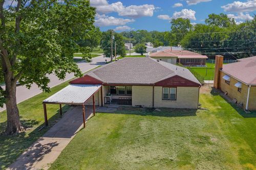 816 N Lincoln St, Belle Plaine, KS, 67013-9052 | Card Image