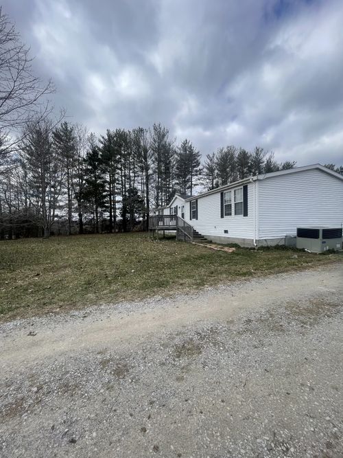 988 Womack Rd, Mc Minnville, TN, 37110-7908 | Card Image