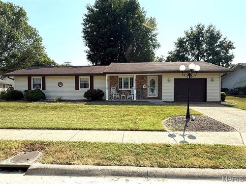 290 N Elm St, Breese, IL, 62230-4600 | Card Image