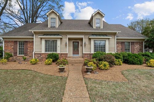 7764 Cross Village Dr, Germantown, TN, 38138-7044 | Card Image