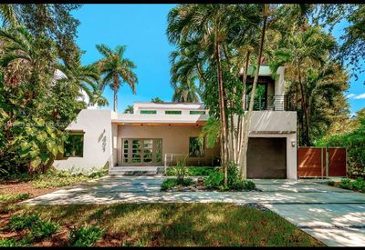 451 Ne 119th St, House other with 5 bedrooms, 3 bathrooms and null parking in Biscayne Park FL | Image 2