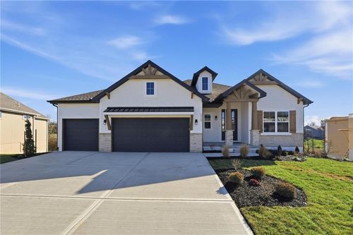 2123 Nw Killarney Ln, Lee's Summit, MO, 64081-4093 | Card Image