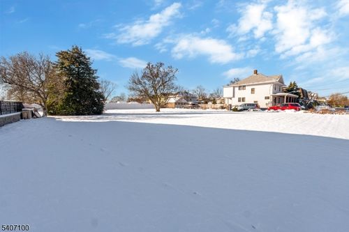 380 E Main St, Somerville, NJ, 08876-3122 | Card Image