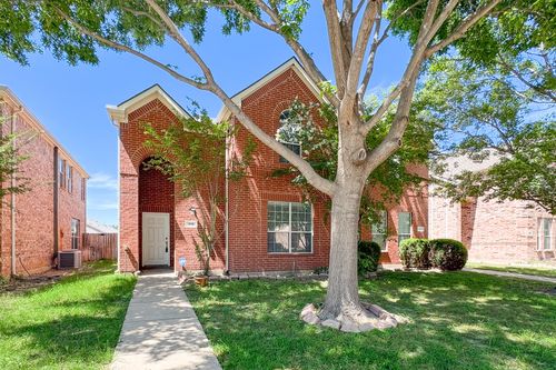 918 Jamie Dr, Grand Prairie, TX, 75052-2735 | Card Image