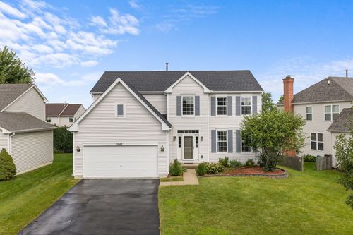 1942 W River Oaks Dr, Round Lake, IL, 60073-9724 | Card Image