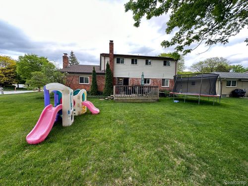 5601 Aster Dr, Troy, MI, 48085-3871 | Card Image