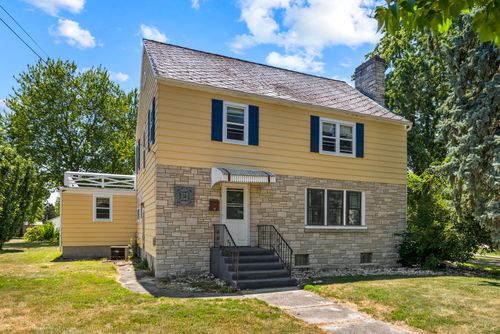 410 E Main St, Genoa, IL, 60135-1243 | Card Image