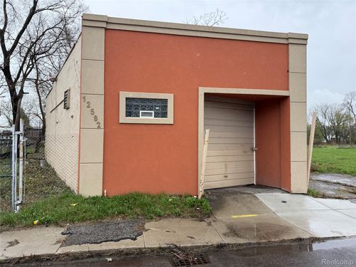12582 E Mcnichols Rd, Detroit, MI, 48205-3306 | Card Image