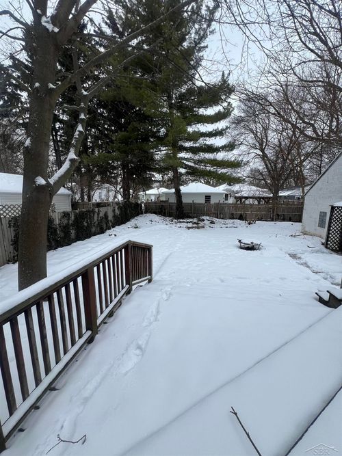 2281 Avon St, Saginaw, MI, 48602-3813 | Card Image