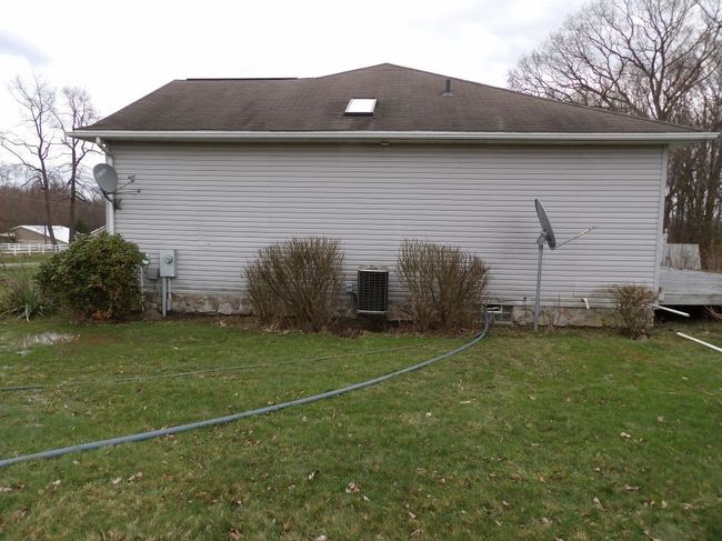 716 Rutledge Rd, House other with 2 bedrooms, 2 bathrooms and 2 parking in Transfer PA | Image 15