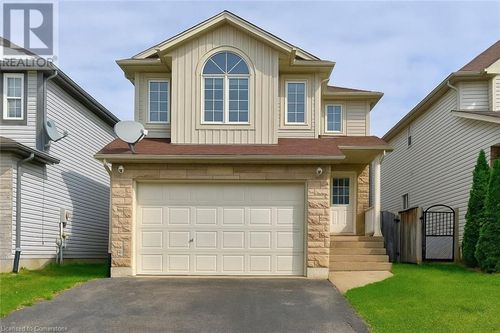 10 Verona St, Kitchener, ON, N2R1T4 | Card Image