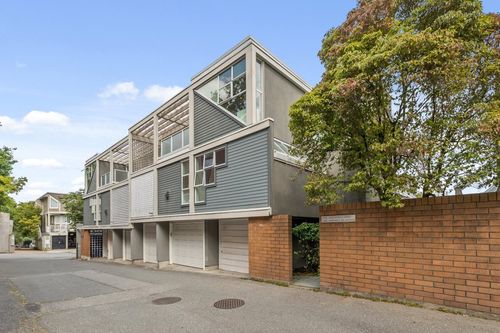 2220 Spruce St, Vancouver, BC, V6H2P3 | Card Image