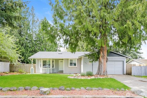 15914 86th Avenue Ct E, Puyallup, WA, 98375-2103 | Card Image