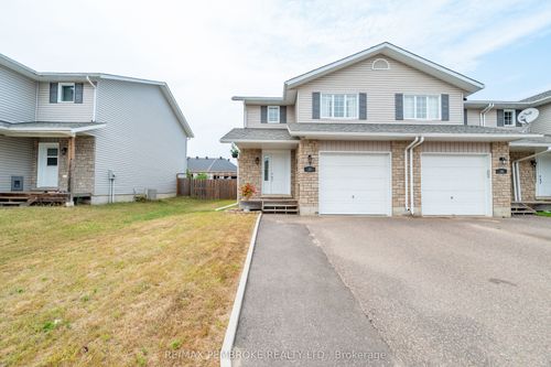 32 Av Winston, Petawawa, ON, K8H0C1 | Card Image
