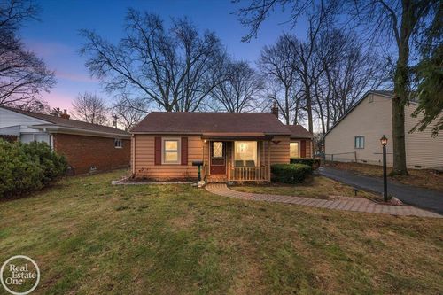 45252 Platt St, Utica, MI, 48317-5664 | Card Image