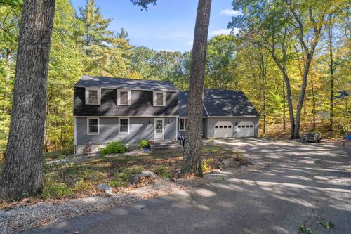 55 Camelot Dr, Bedford, NH, 03110-6200 | Card Image