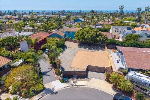 722 Piedras Oro Calle, Encinitas, CA, 92024-3702 | Card Image