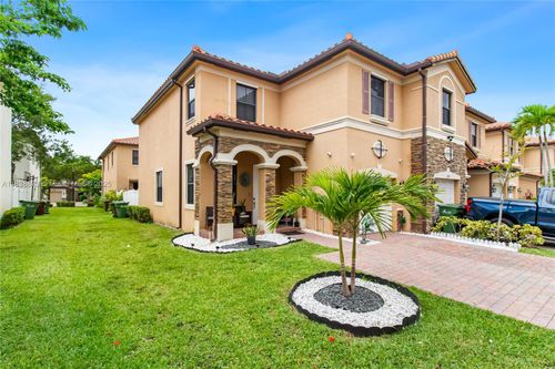 9358 W 33rd Way, Hialeah, FL, 33018-2053 | Card Image