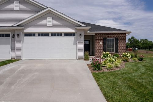 34 Frank Ct, Leclaire, IA, 52753 | Card Image